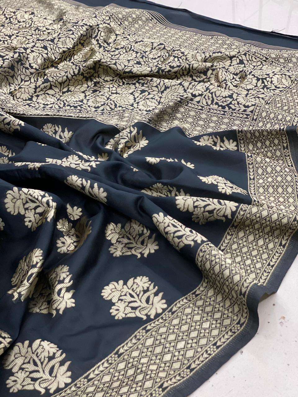 Graceful Black Soft Silk Saree With Extravagant Blouse Piece