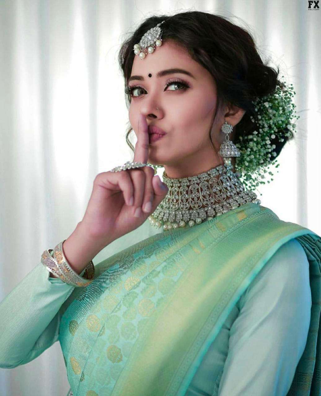 Classy Sea Green Banarasi Silk Saree With Ethereal Blouse Piece