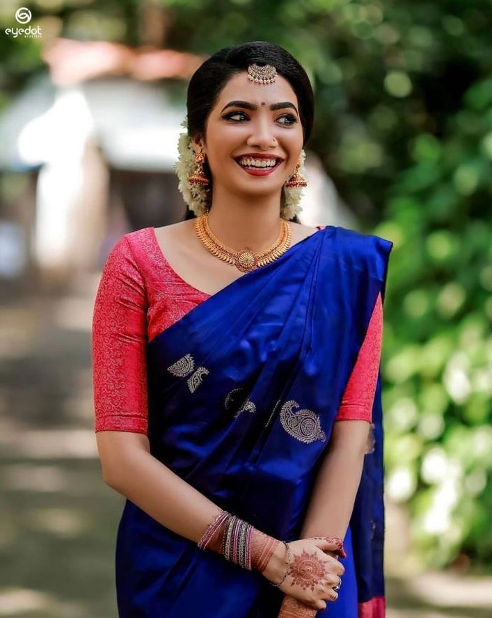 Dainty Blue Soft Silk Saree With Classy Blouse Piece