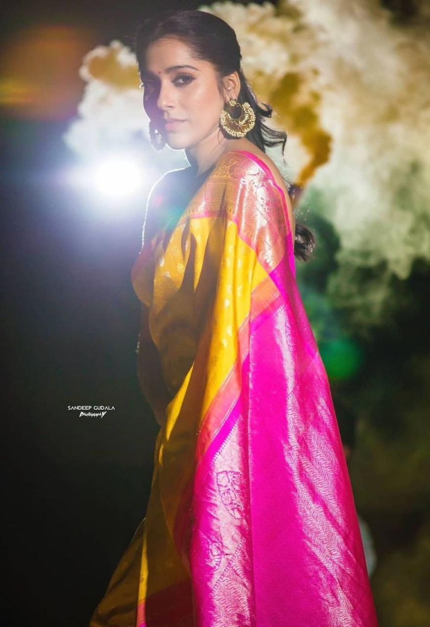 Magnetic Yellow Soft Silk Saree With Flattering Blouse Piece