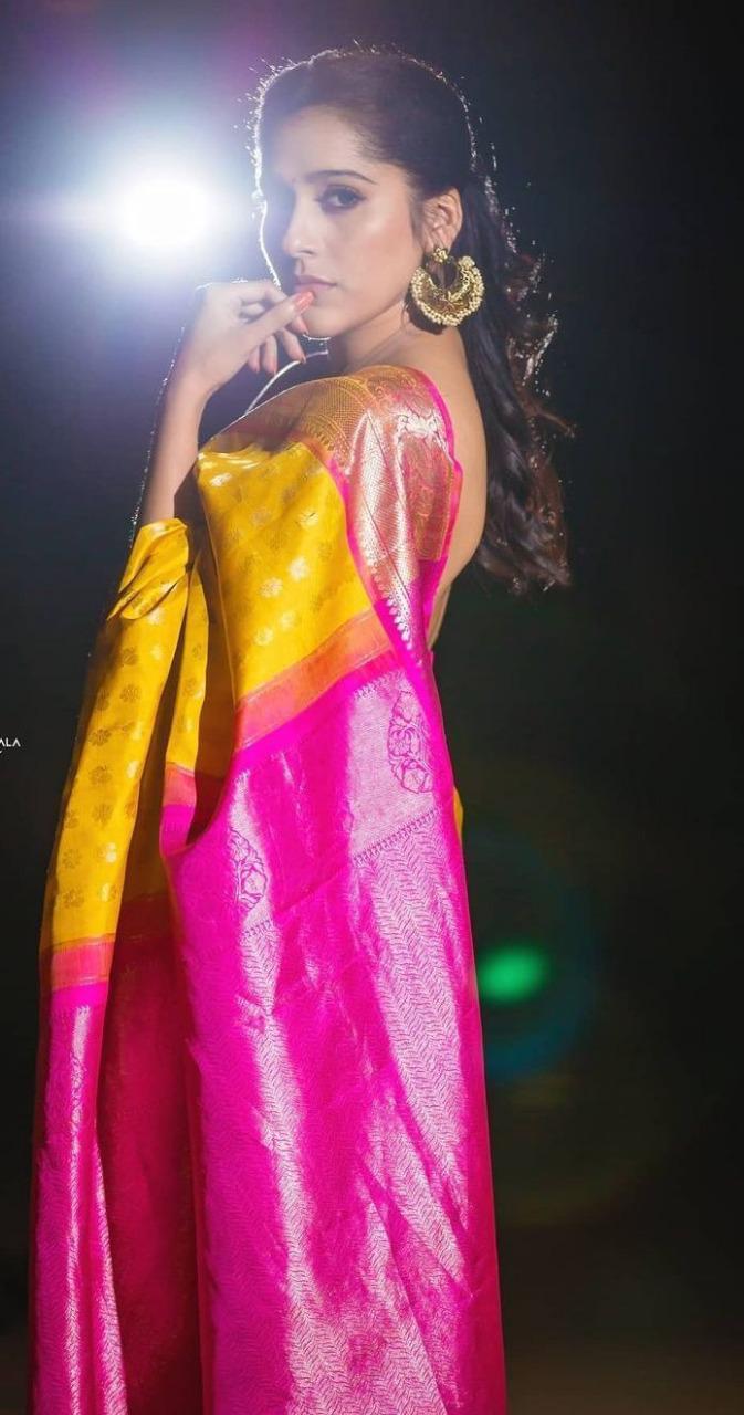 Magnetic Yellow Soft Silk Saree With Flattering Blouse Piece