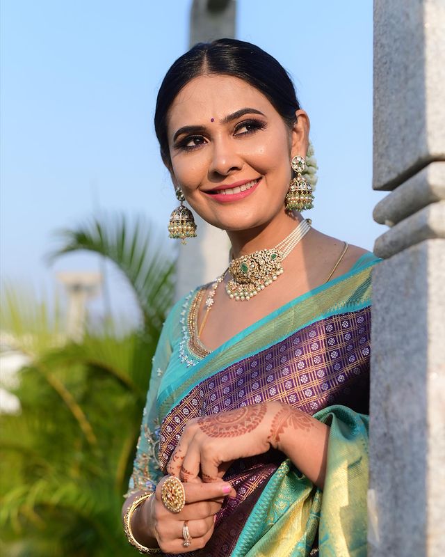 Adorned Purple Banarasi Silk Saree With Rhythmic Blouse Piece