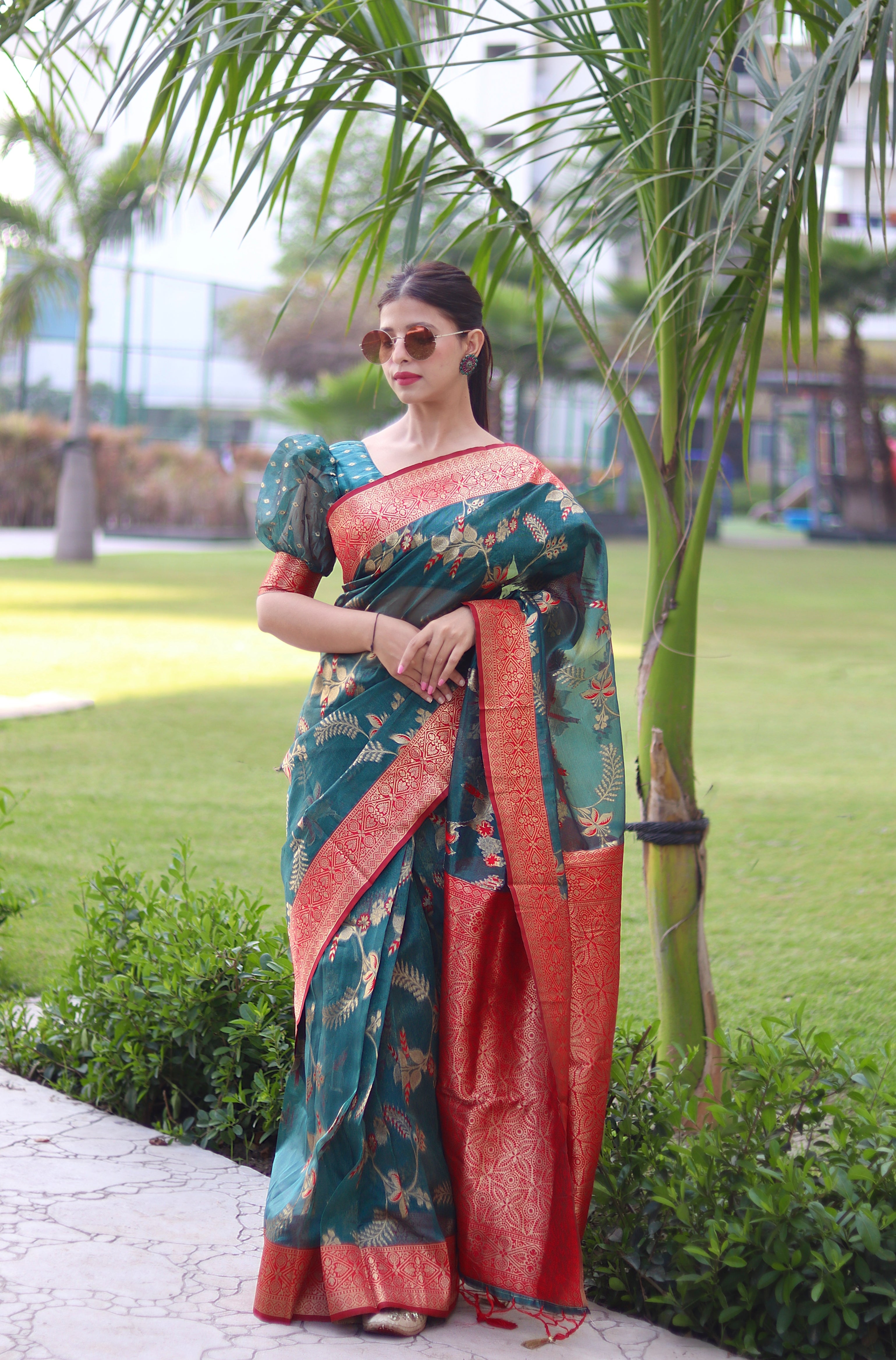 Graceful Rama Organza Silk Saree With Lilting Blouse Piece