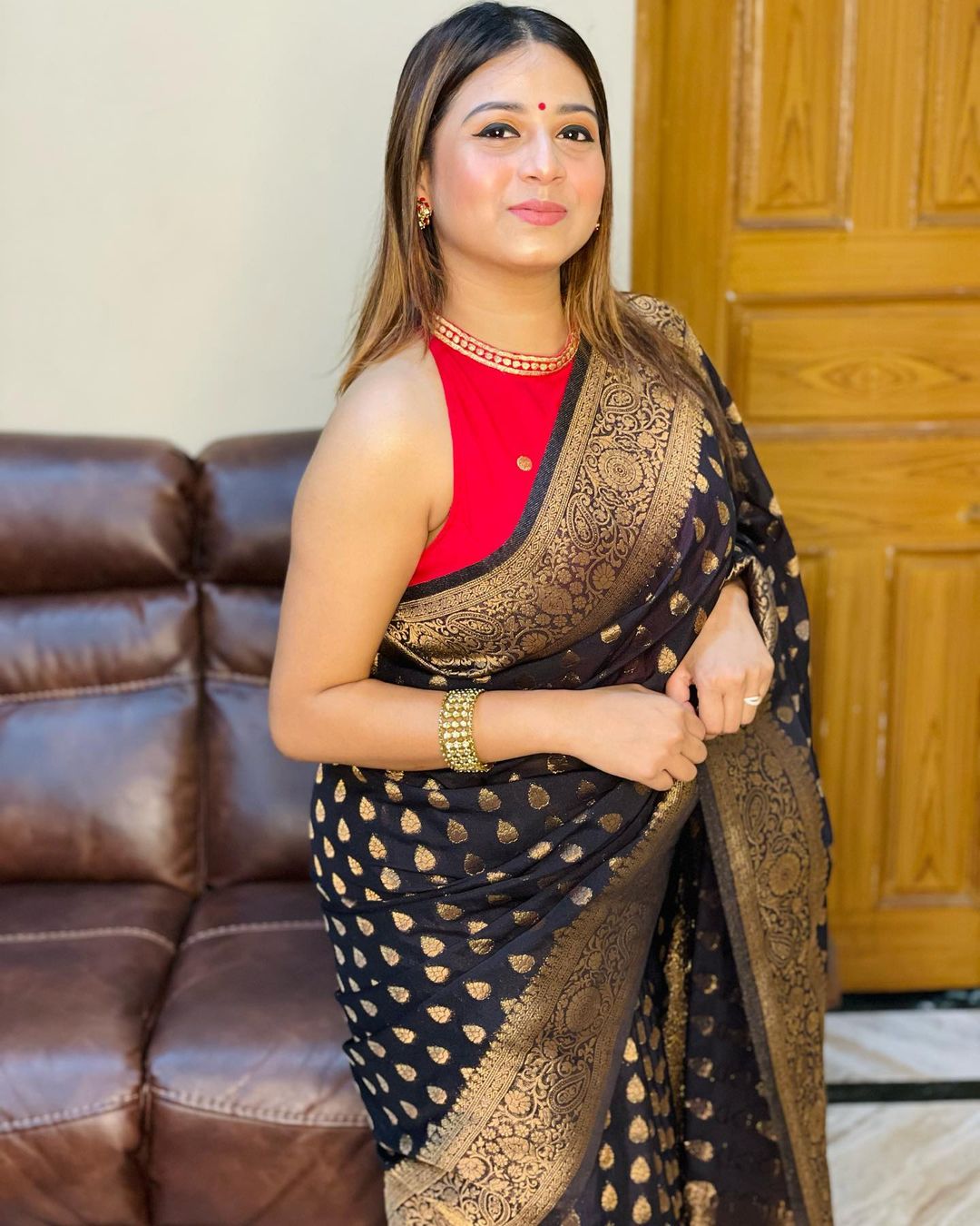 Unforgettable Black Soft Silk Saree With Lovely Blouse Piece