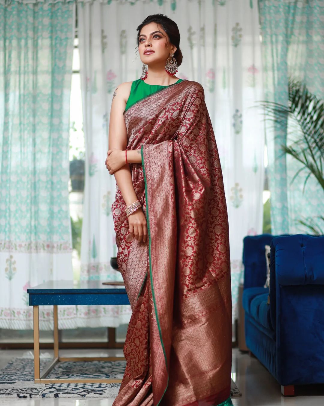Unique Maroon Soft Silk Saree With Timeless Blouse Piece