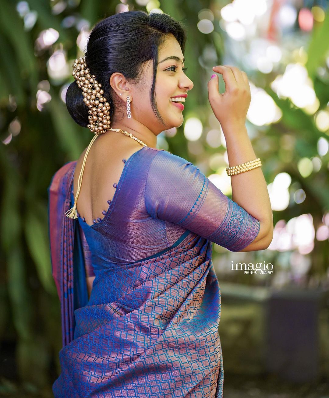 Unique Royal Blue Soft Silk Saree With Majestic Blouse Piece