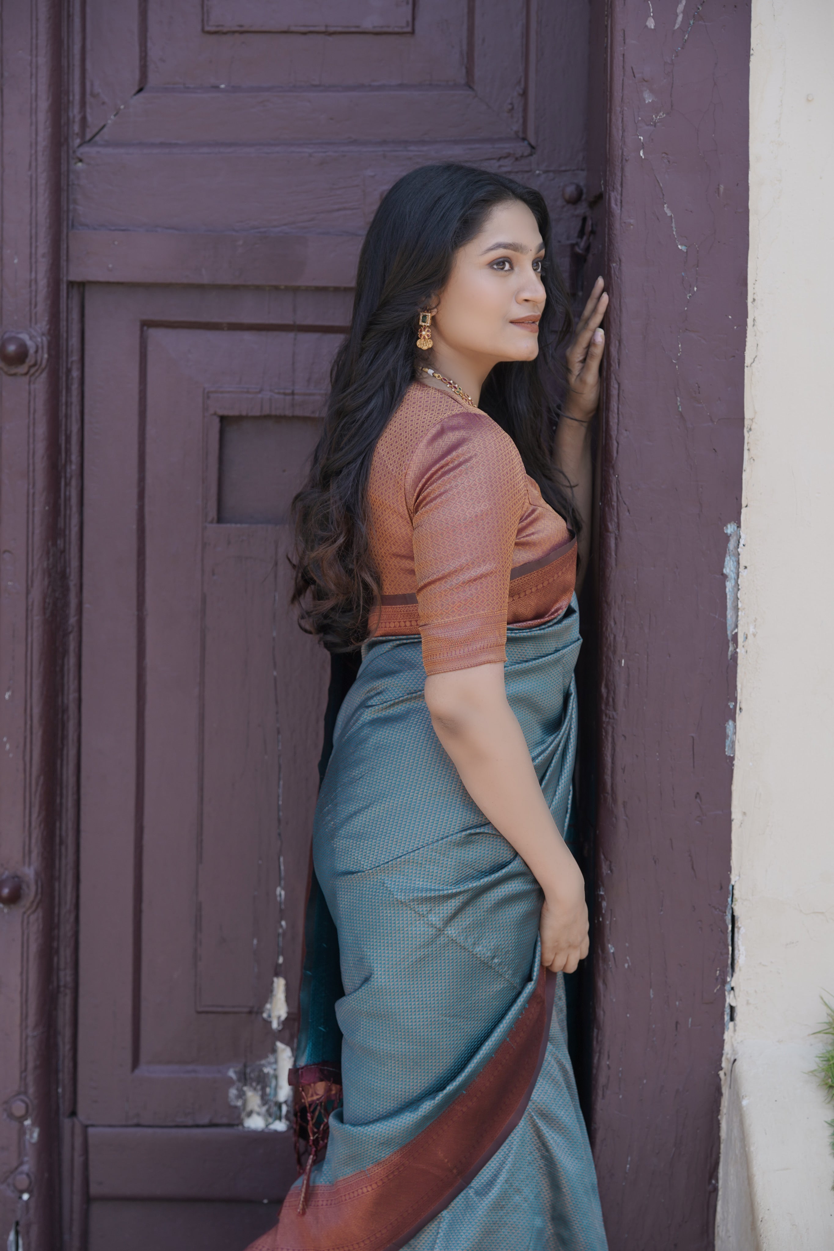 Indulgent Bottle Green Soft Silk Saree With Arresting Blouse Piece