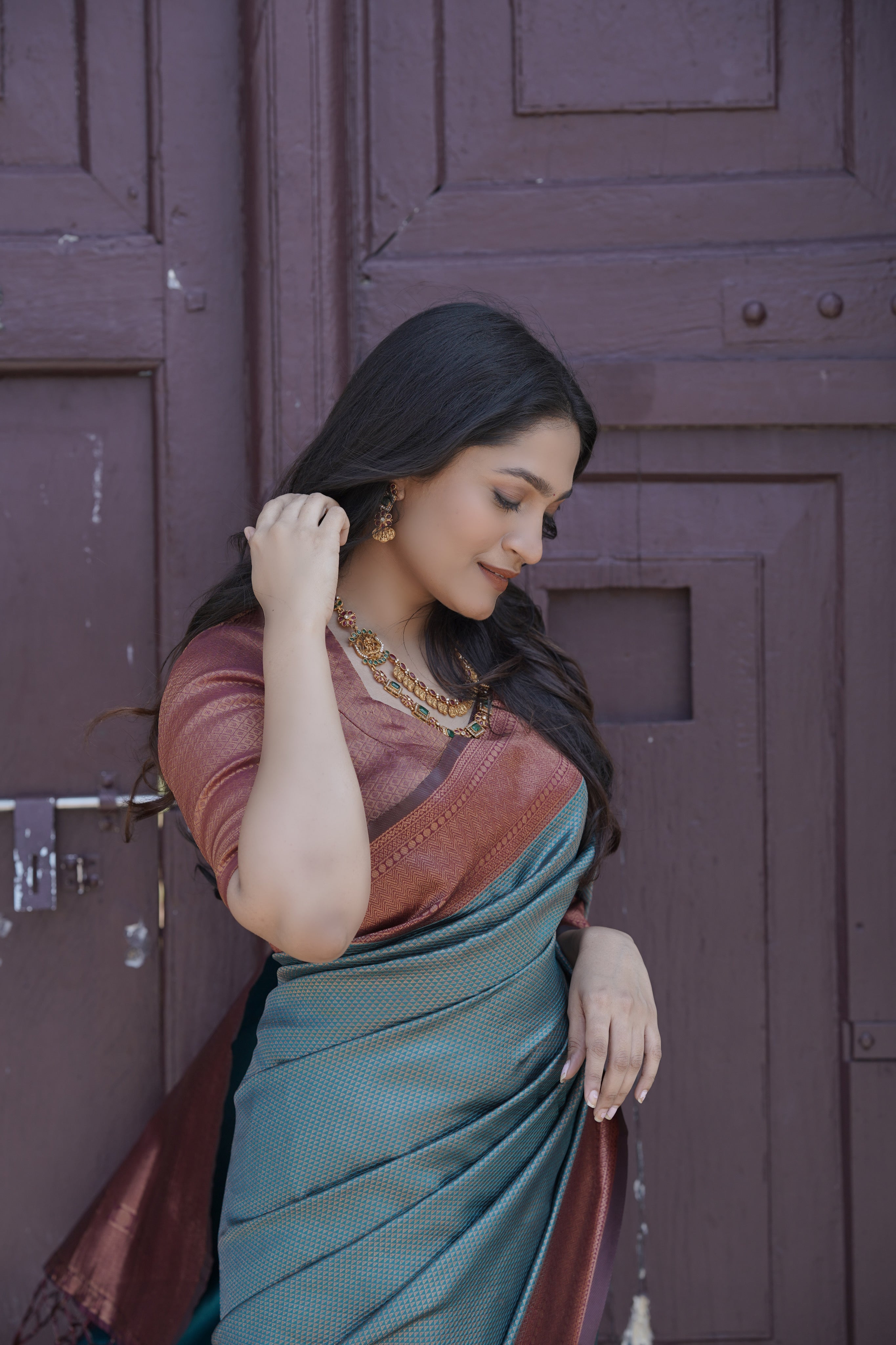 Indulgent Bottle Green Soft Silk Saree With Arresting Blouse Piece