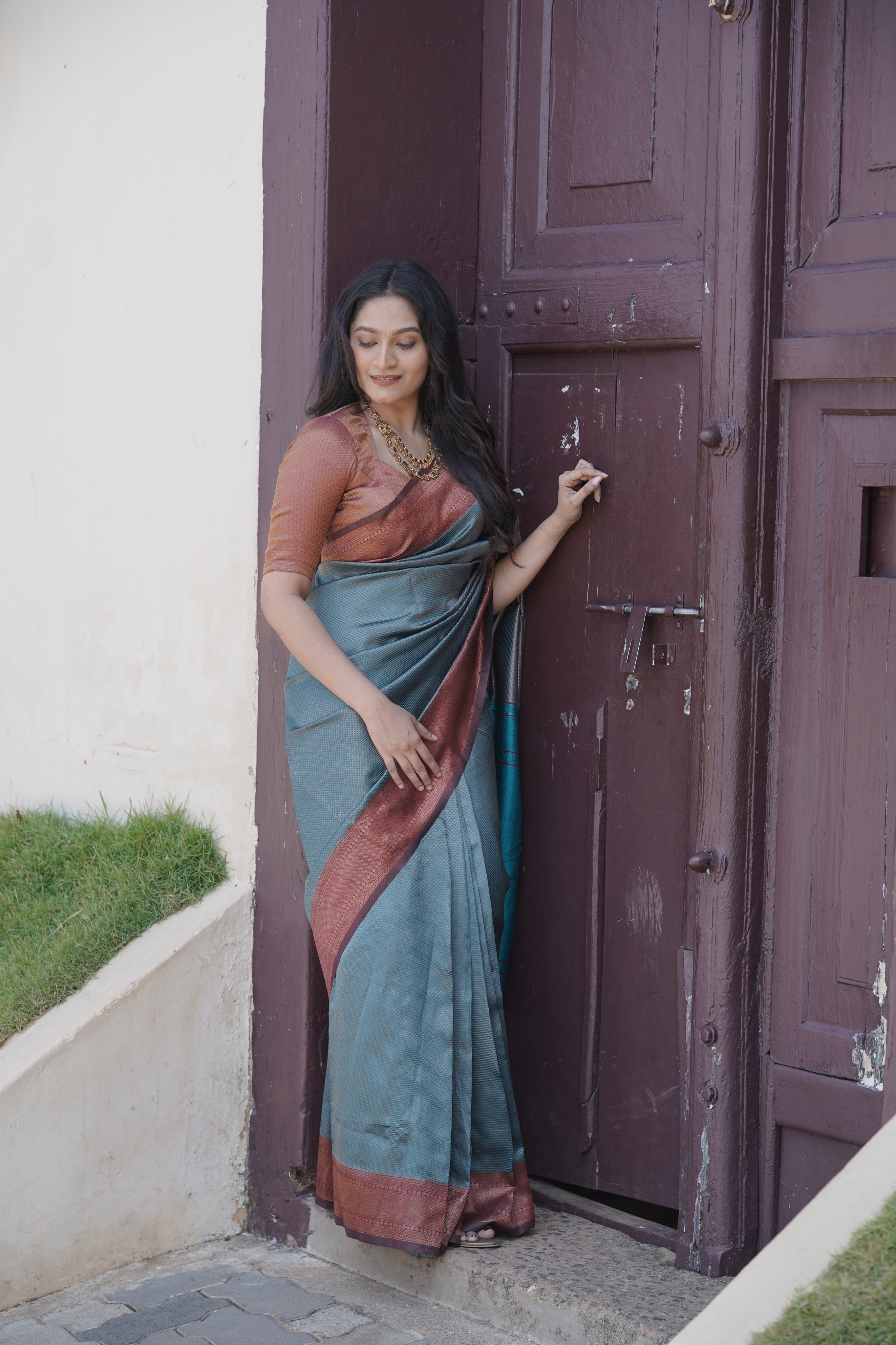 Indulgent Bottle Green Soft Silk Saree With Arresting Blouse Piece