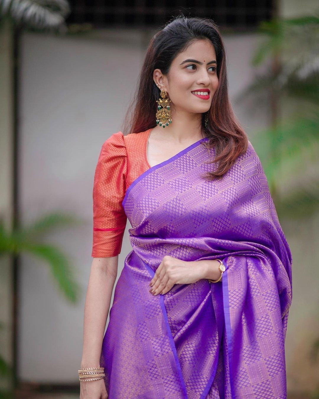 Appreciative Blue Soft Silk Saree With Charitable Blouse Piece
