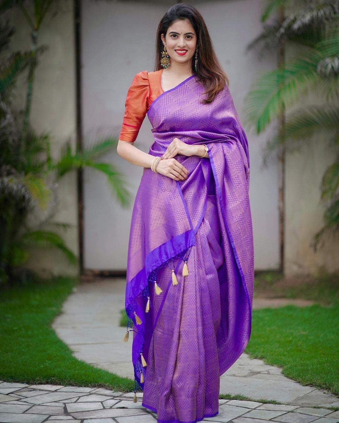 Appreciative Blue Soft Silk Saree With Charitable Blouse Piece