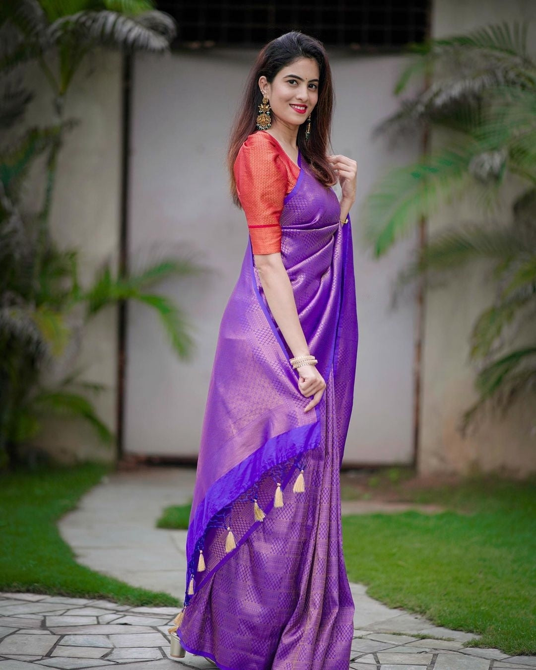 Appreciative Blue Soft Silk Saree With Charitable Blouse Piece