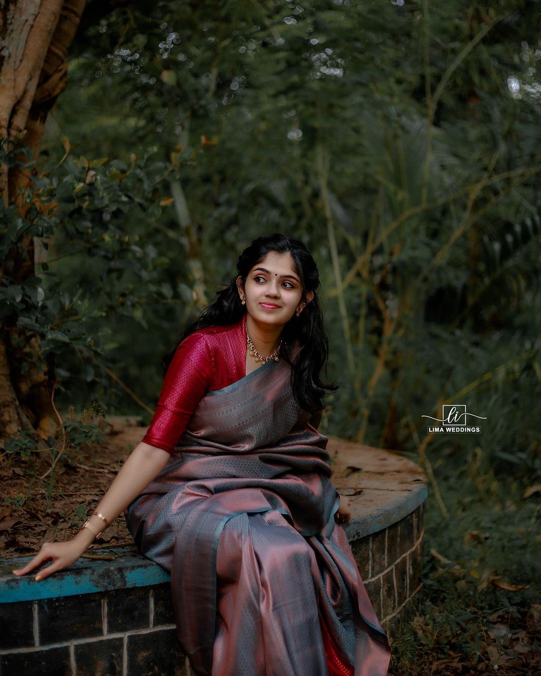 Jovial Maroon Soft Silk Saree With Gleeful Blouse Piece