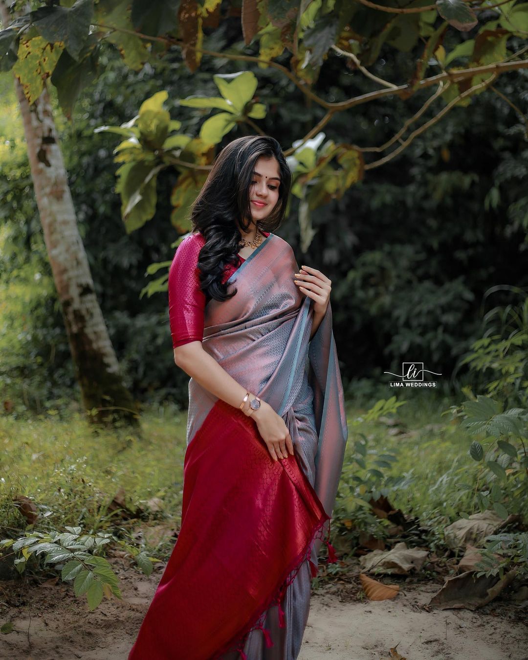 Jovial Maroon Soft Silk Saree With Gleeful Blouse Piece