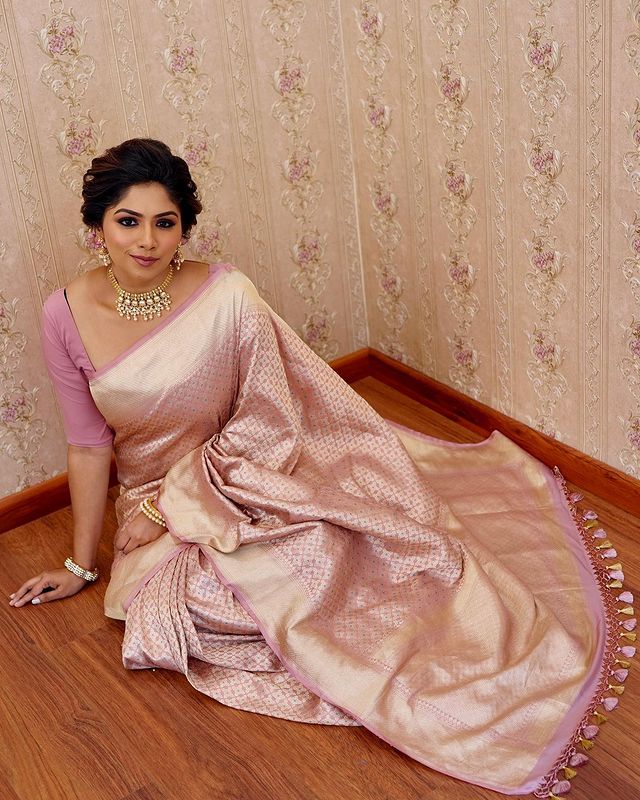 Exceptional Baby Pink Soft Silk Saree With Dalliance Blouse Piece