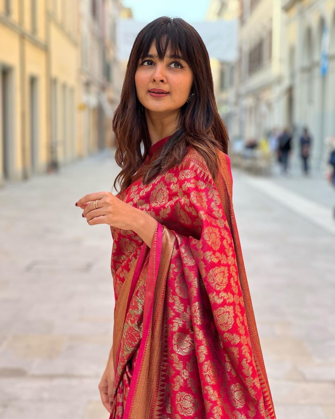 Cynosure Red Soft Silk Saree With Designer Blouse Piece