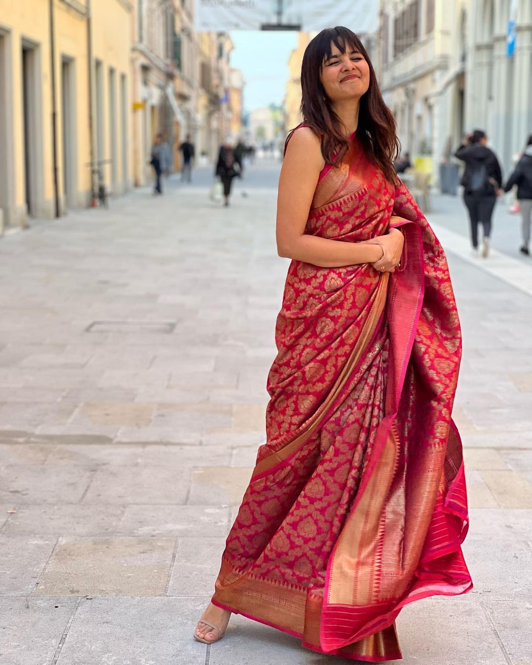 Cynosure Red Soft Silk Saree With Designer Blouse Piece