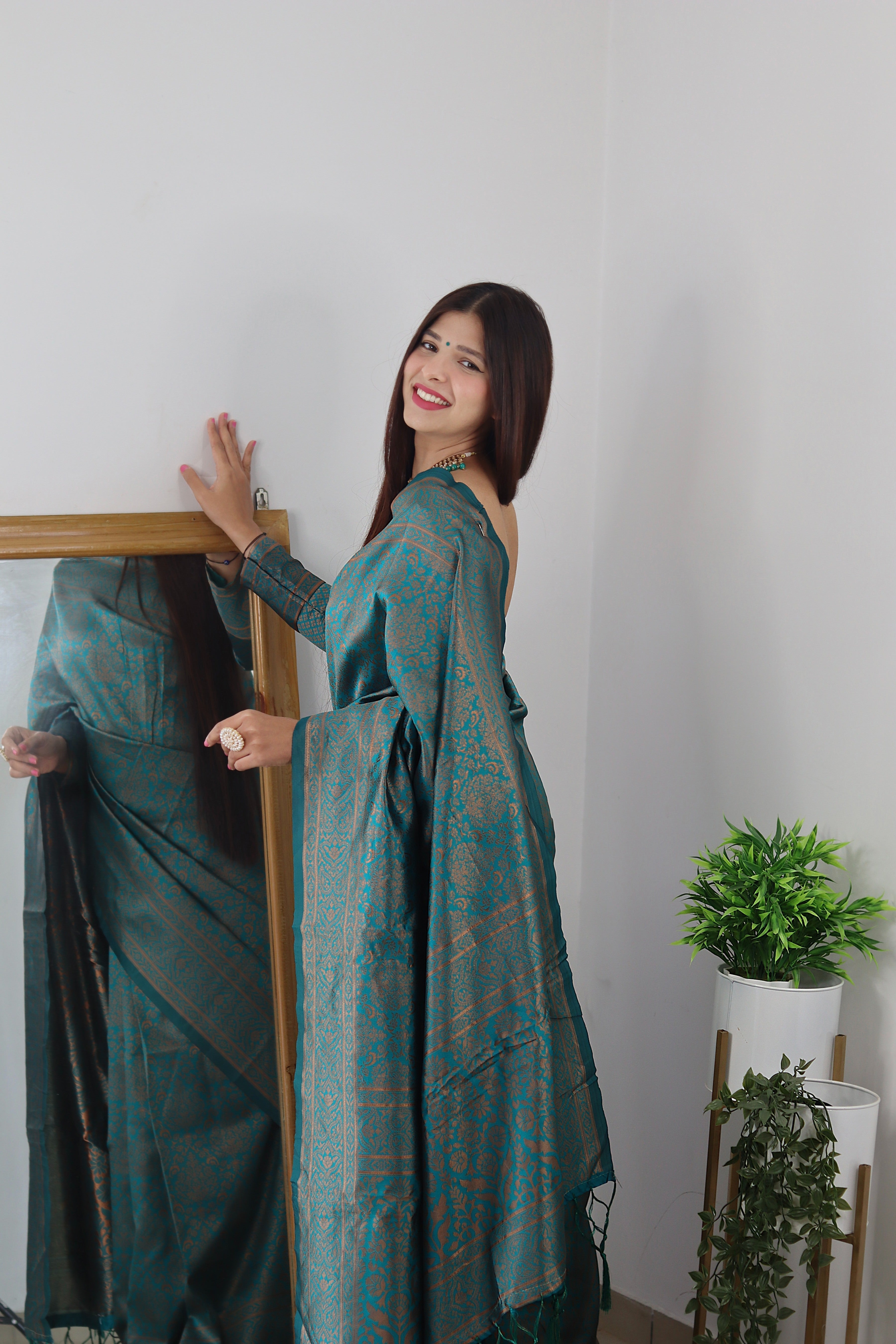 Incredible Rama Soft Silk Saree With Lagniappe Blouse Piece
