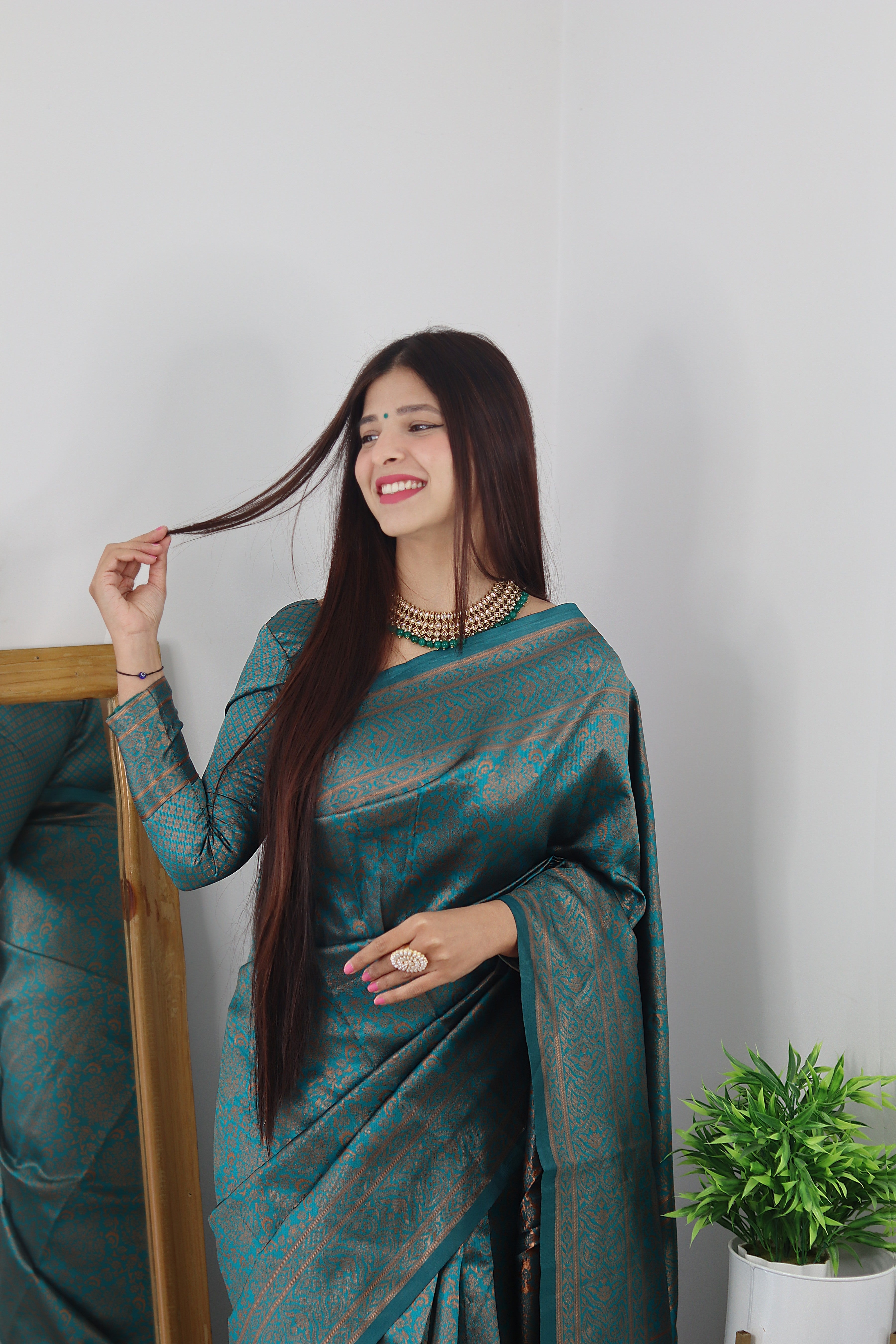 Incredible Rama Soft Silk Saree With Lagniappe Blouse Piece