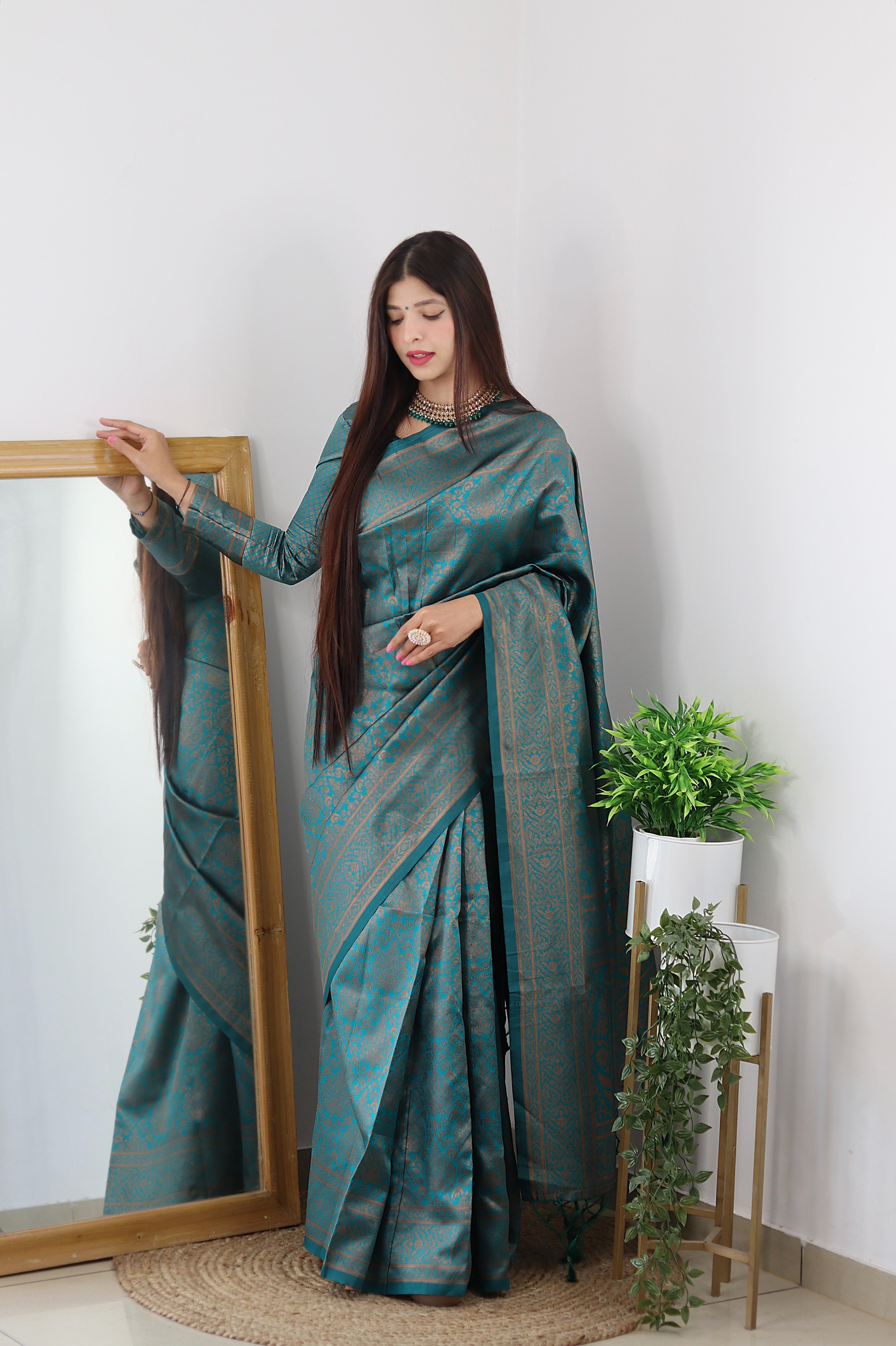 Incredible Rama Soft Silk Saree With Lagniappe Blouse Piece