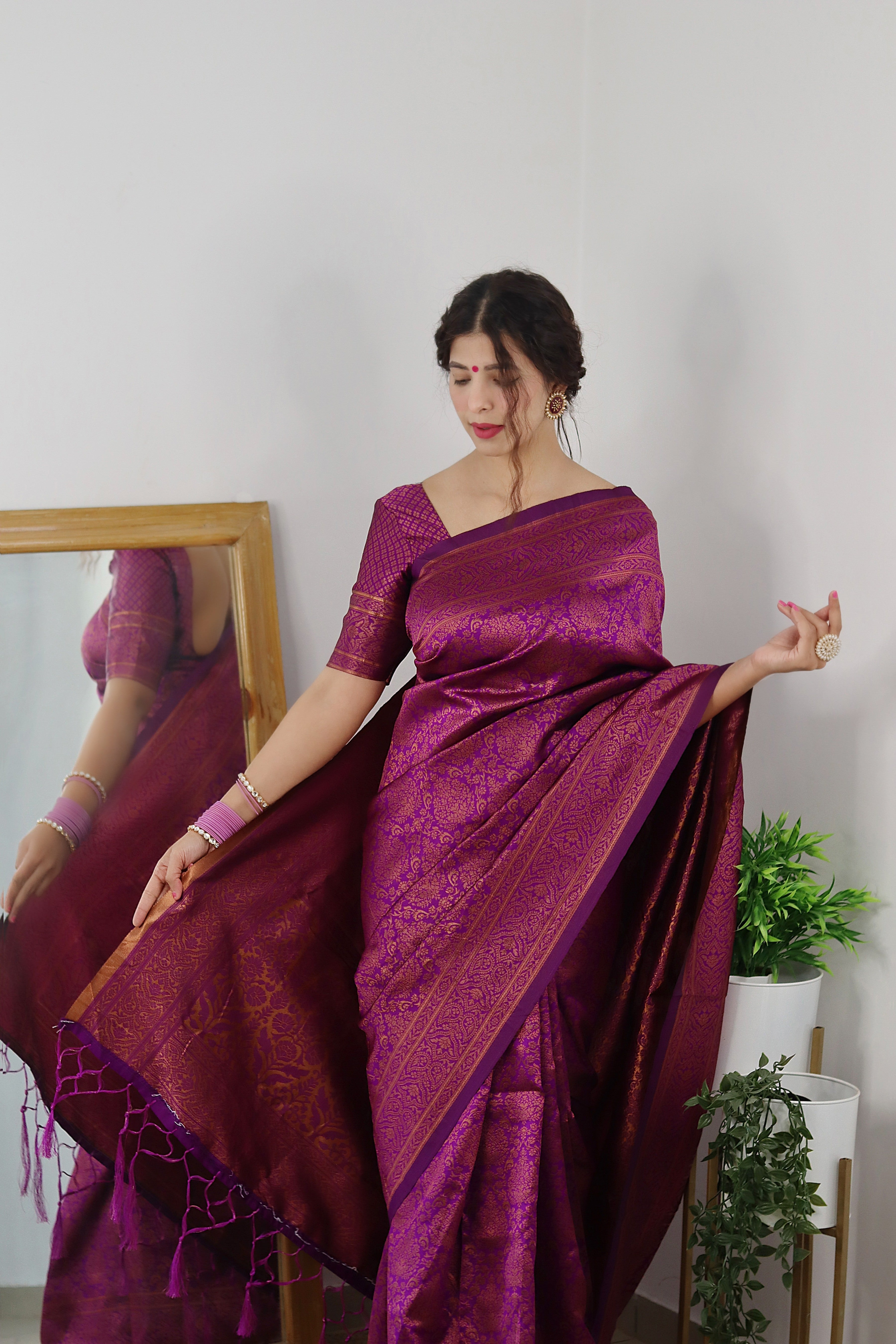 Delectable Purple Soft Silk Saree With Felicitous Blouse Piece