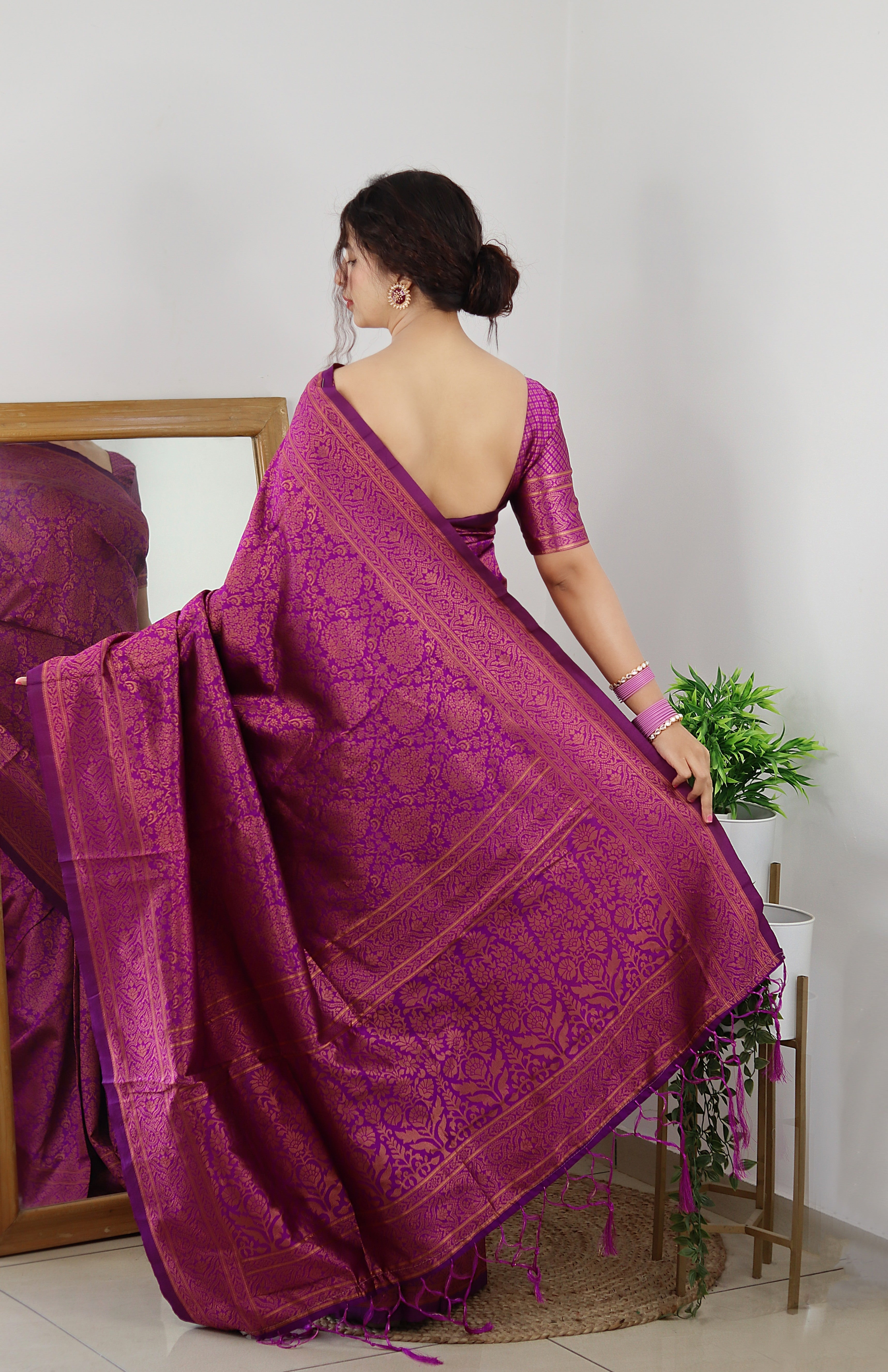 Delectable Purple Soft Silk Saree With Felicitous Blouse Piece