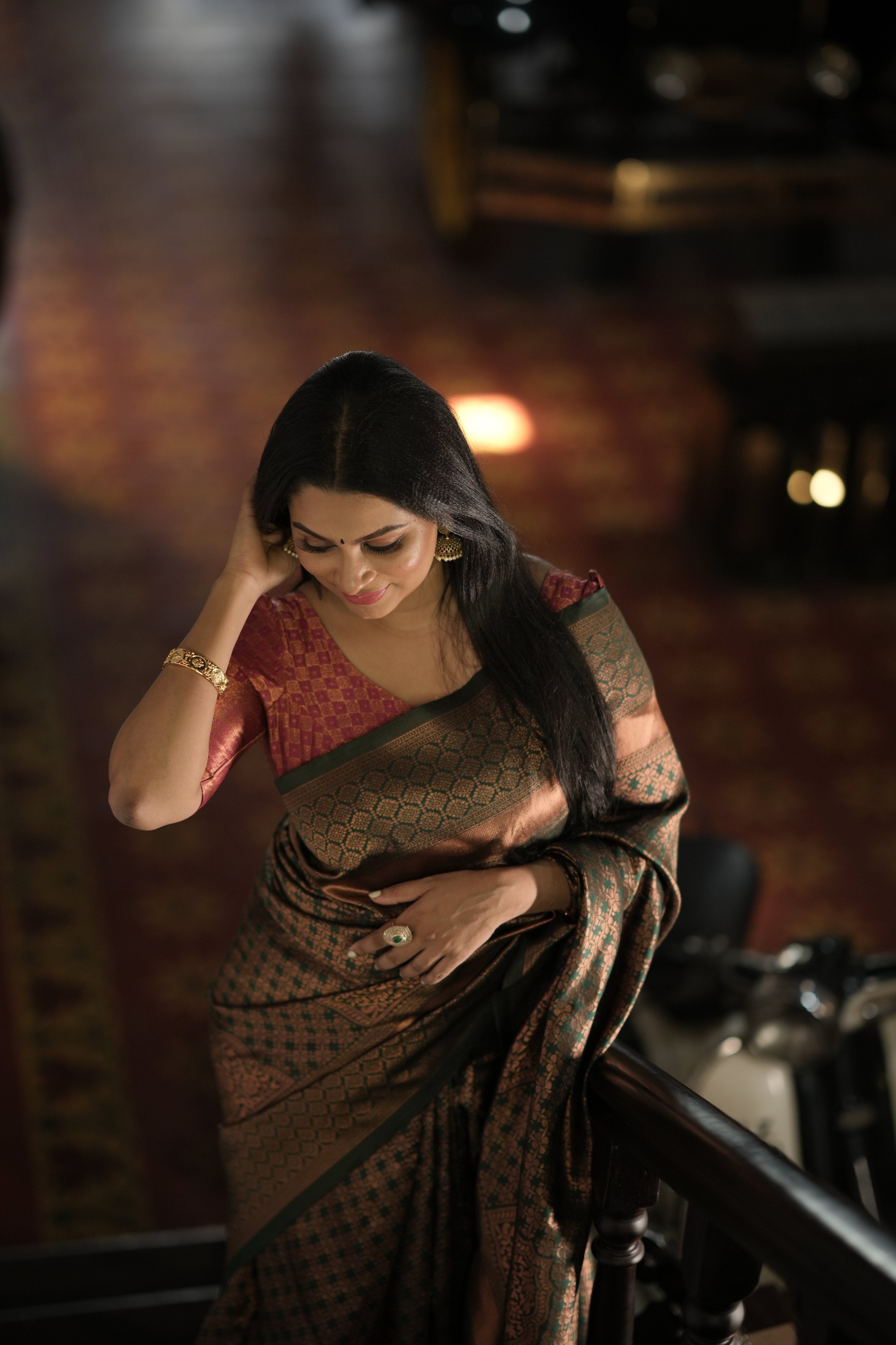 Fugacious Dark Green Soft Silk Saree With Phenomenal Blouse Piece