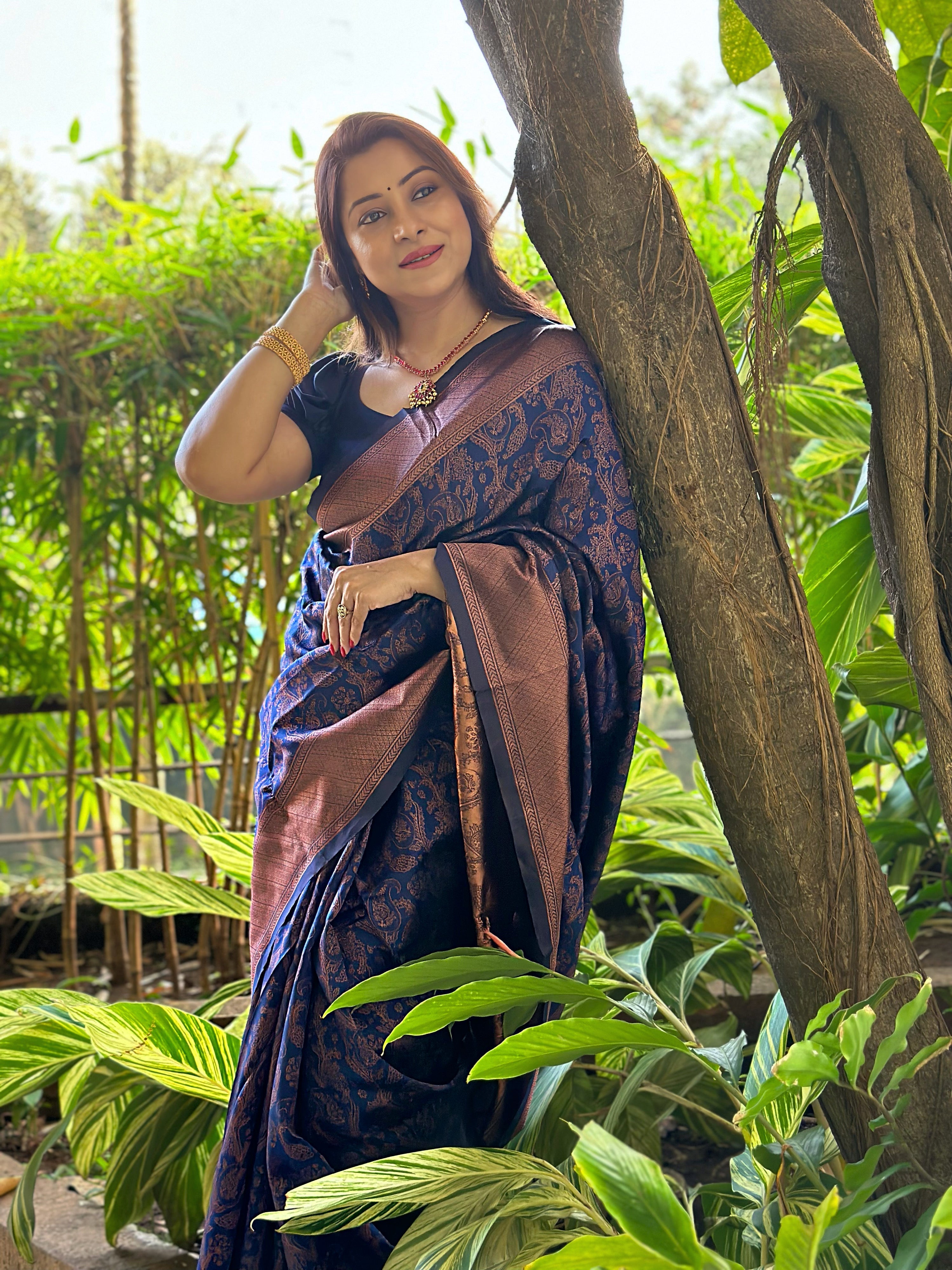 Surpassing Navy Blue Soft Silk Saree With Outstanding Blouse Piece