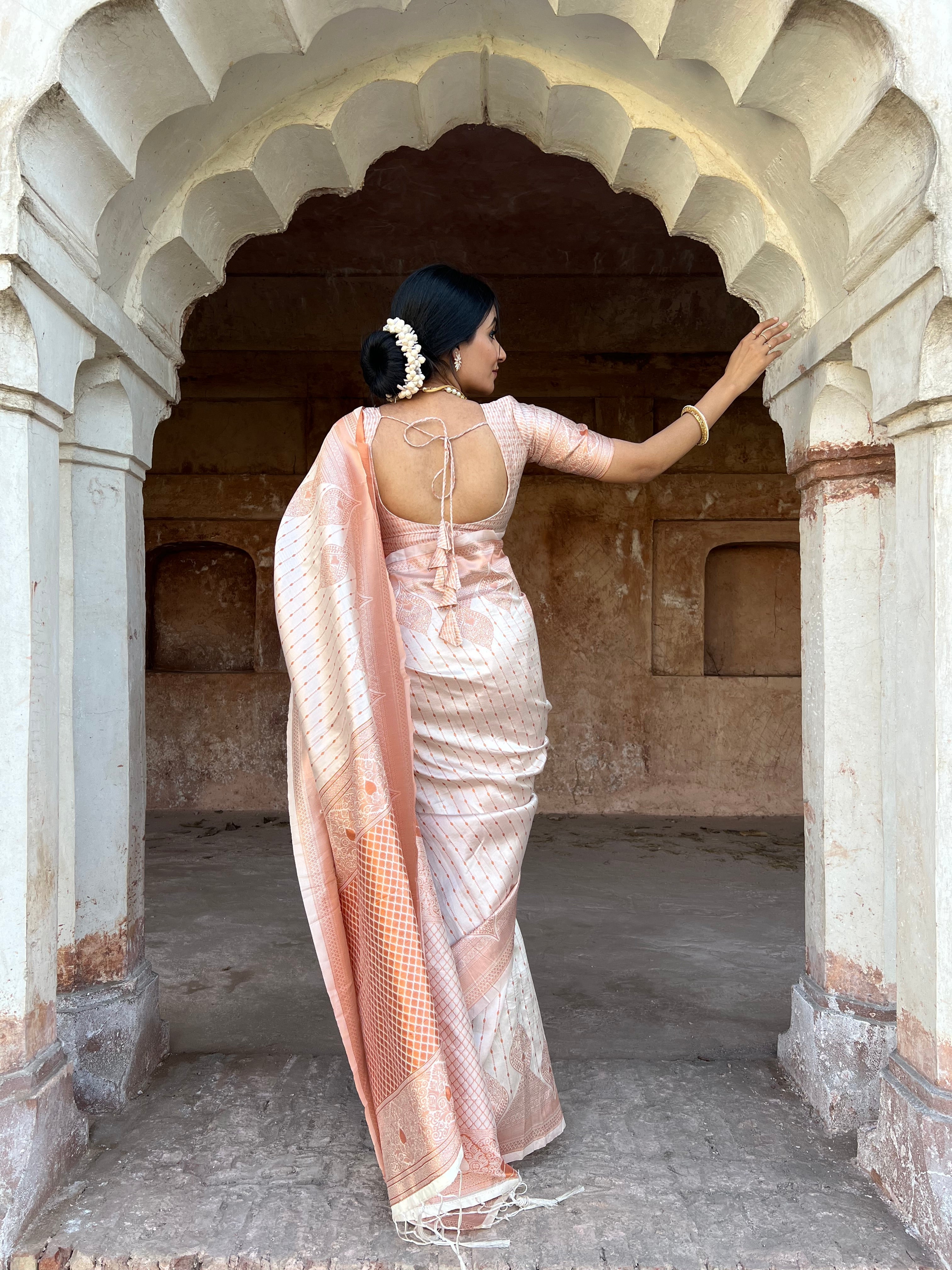 Glittering Off White Soft Silk Saree With Tempting Blouse Piece