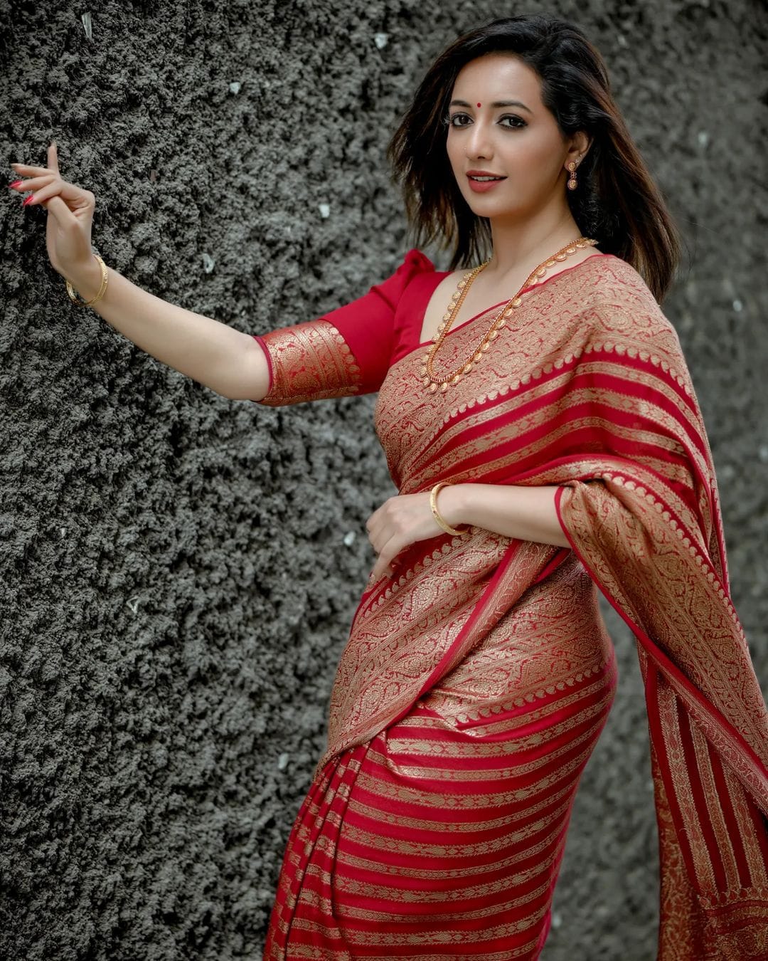 Seraglio Red Soft Silk Saree With Magnificat Blouse Piece