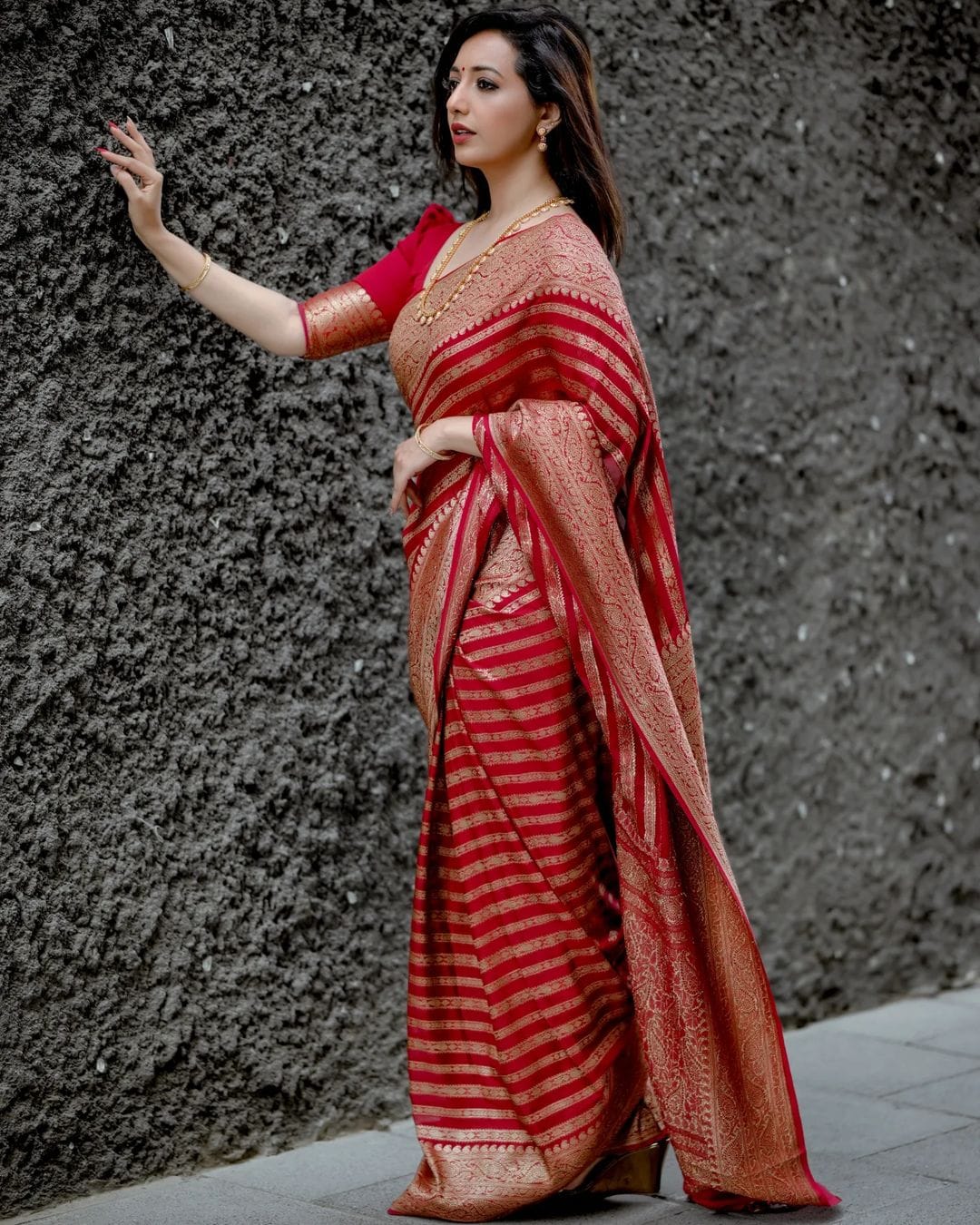 Seraglio Red Soft Silk Saree With Magnificat Blouse Piece