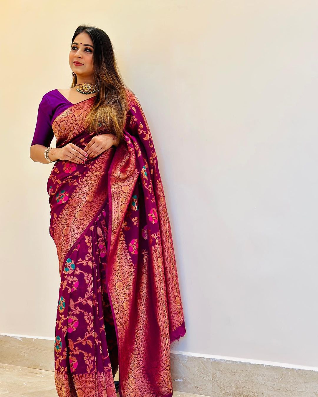 Ravishing Purple Banarasi Silk Saree With Enchanting Blouse Piece