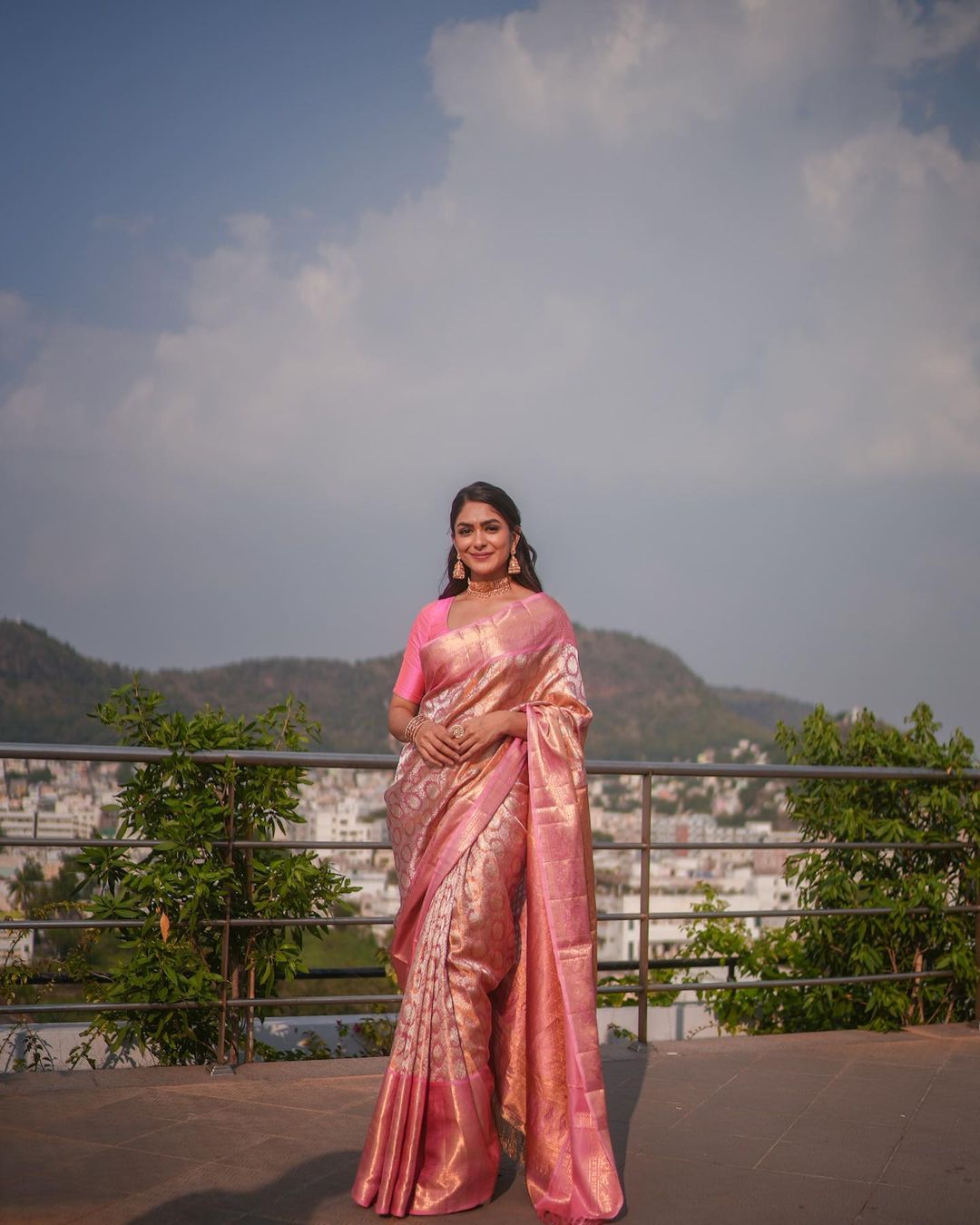 Refreshing Pink Soft Silk Saree With Impressive Blouse Piece