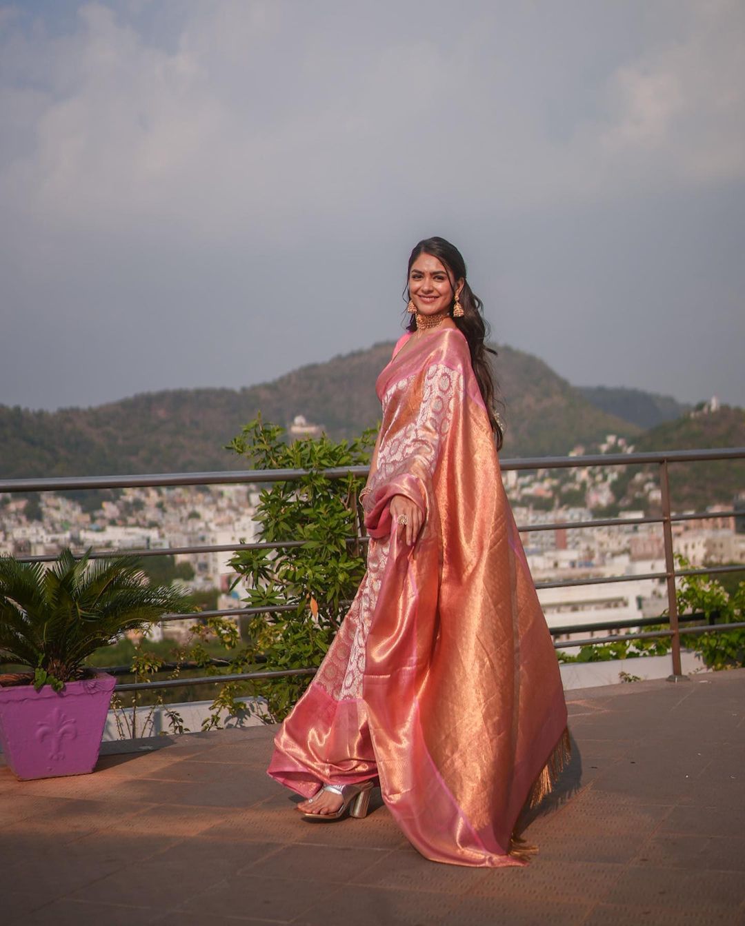 Refreshing Pink Soft Silk Saree With Impressive Blouse Piece