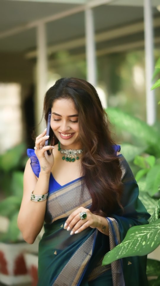 Alluring Rama Soft Silk Saree With Flattering Blouse Piece