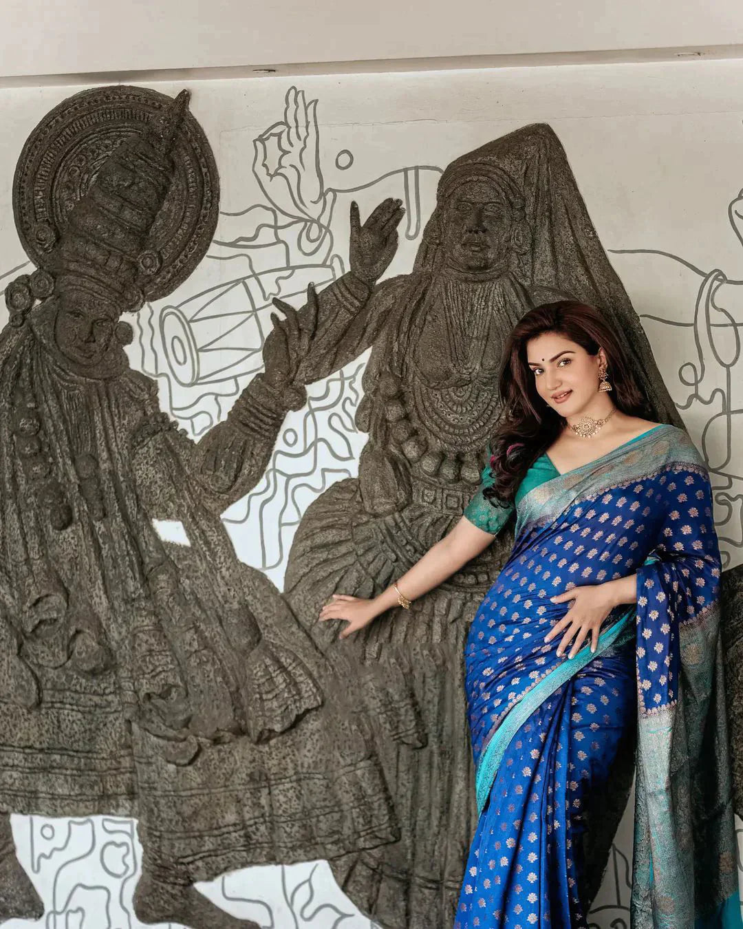 Engaging Blue Soft Silk Saree With Appealing Blouse Piece