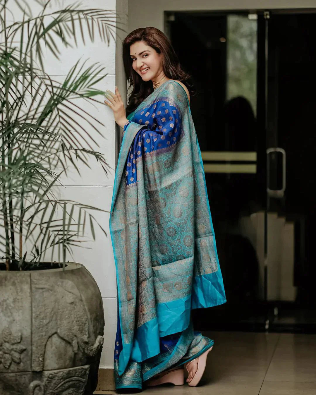 Engaging Blue Soft Silk Saree With Appealing Blouse Piece