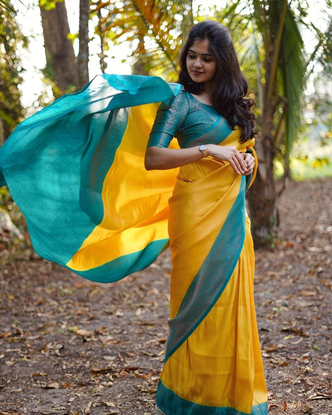Mesmerising Yellow Soft Silk Saree With Delightful Blouse Piece