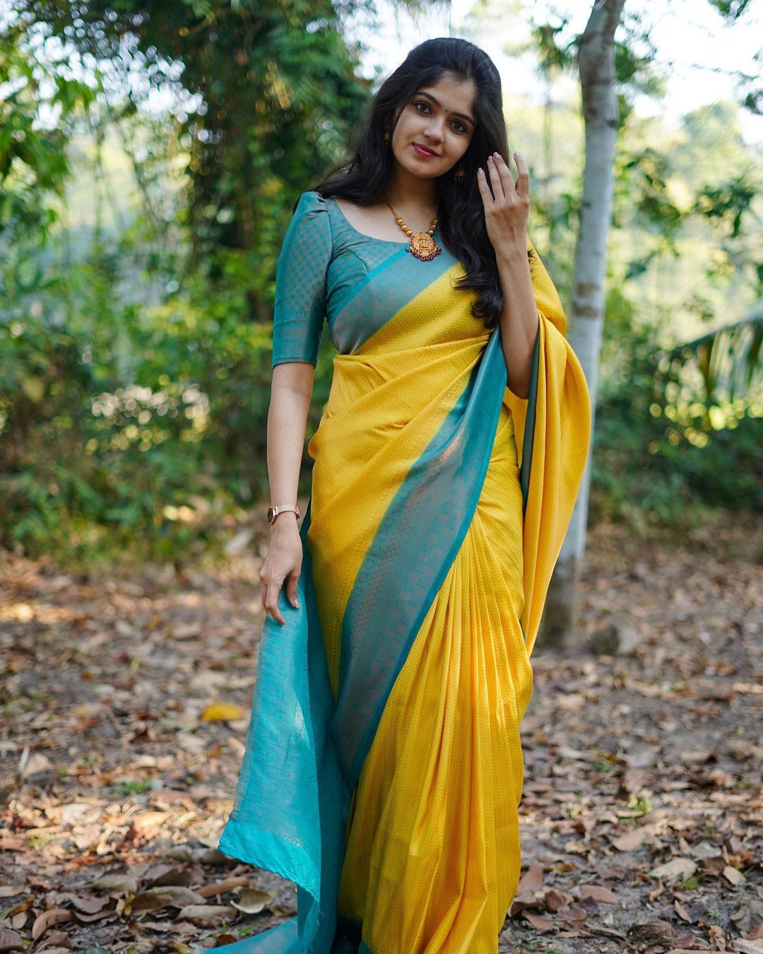 Mesmerising Yellow Soft Silk Saree With Delightful Blouse Piece
