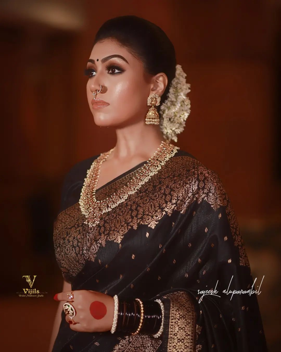 Exquisite Black Soft Silk Saree With Blissful Blouse Piece