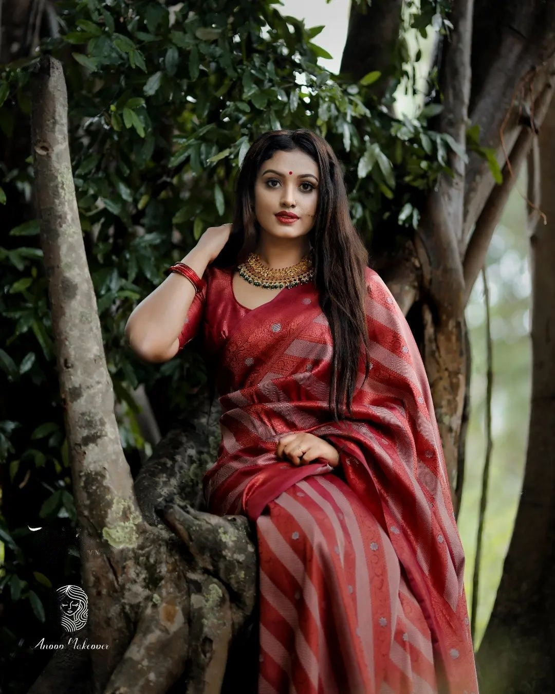 Diaphanous Red Soft Silk Saree With Impressive Blouse Piece