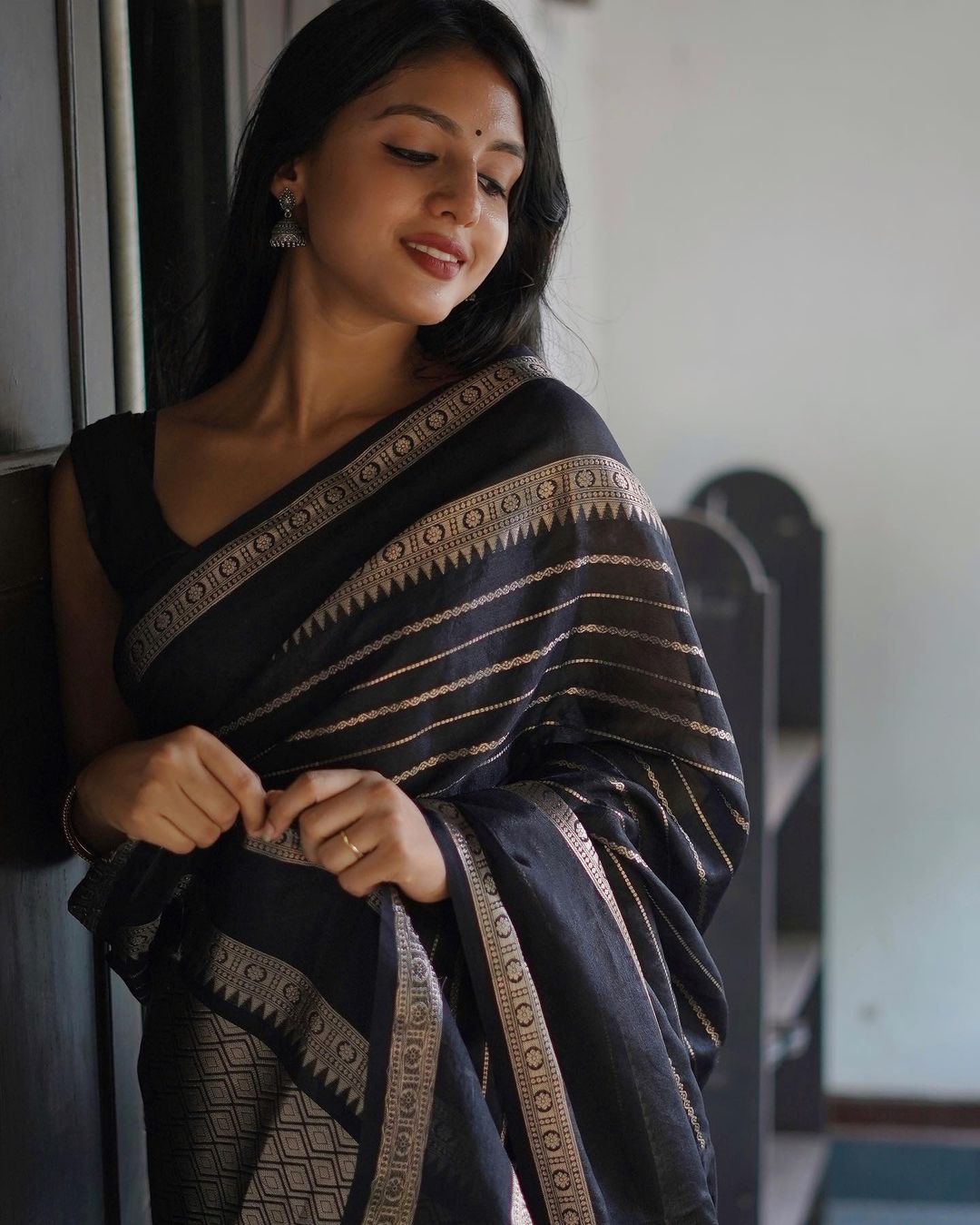 Blissful Black Soft Silk Saree With Ailurophile Blouse Piece