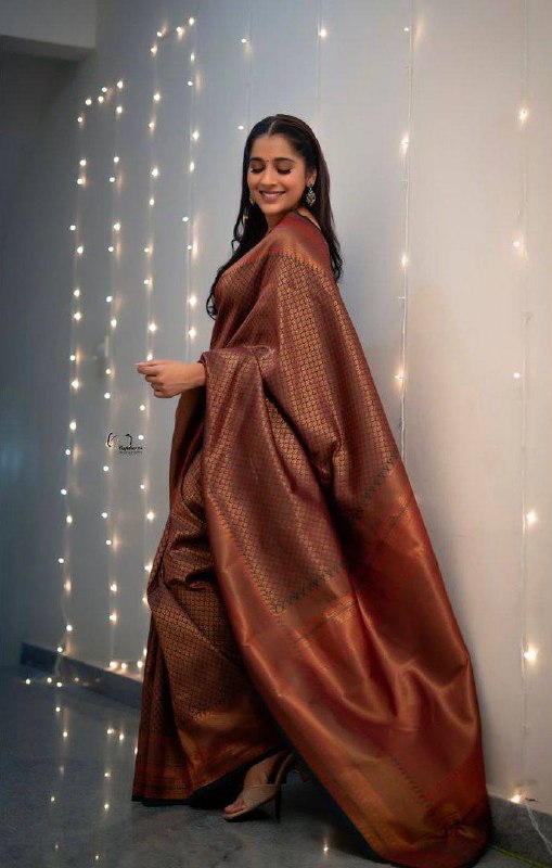 Fantabulous Brown Soft Silk Saree With Lissome Blouse Piece