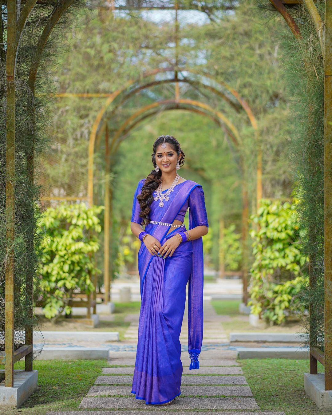 Beautiful Royal Blue Soft Silk Saree With Forbearance Blouse Piece