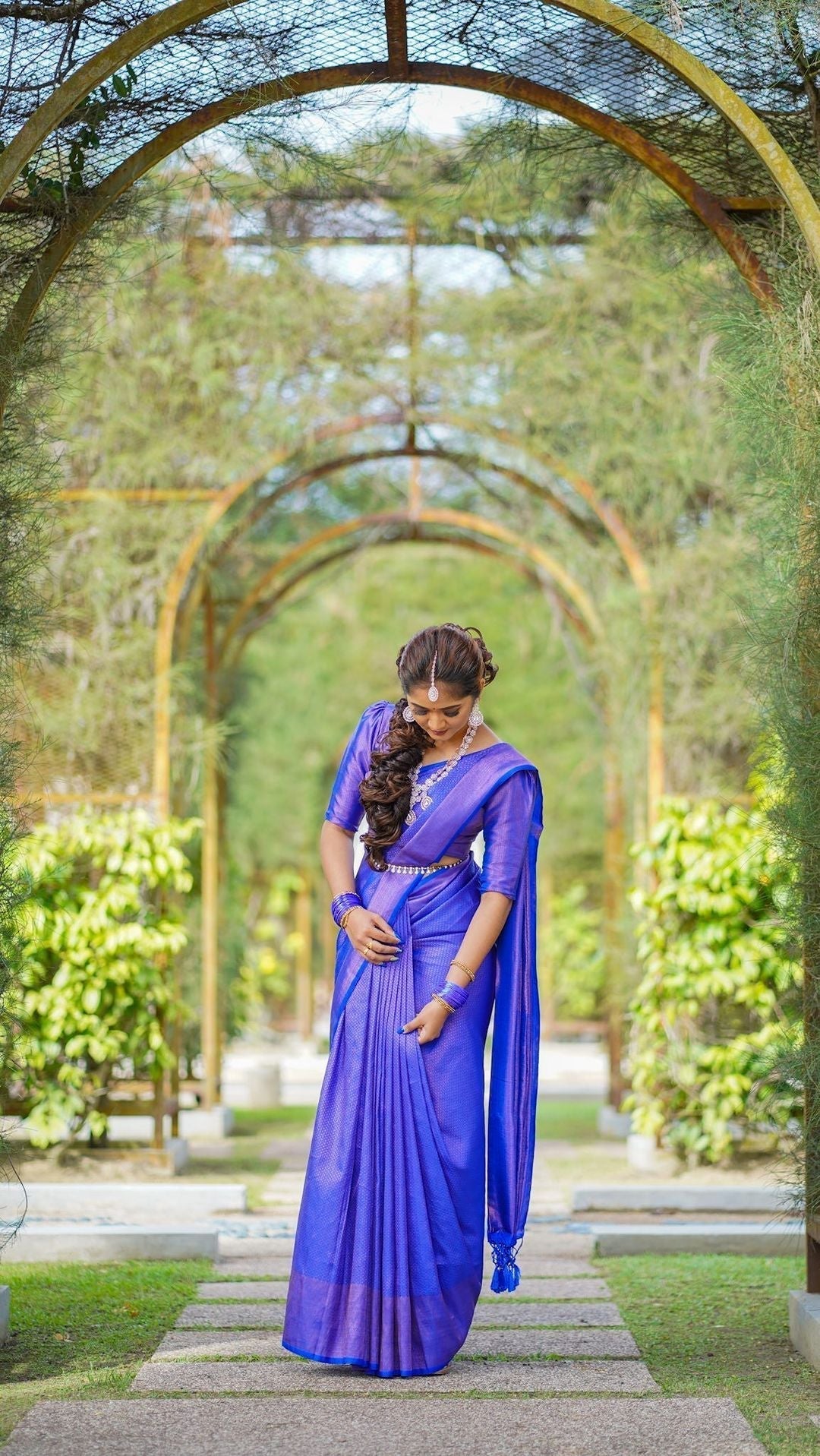 Beautiful Royal Blue Soft Silk Saree With Forbearance Blouse Piece