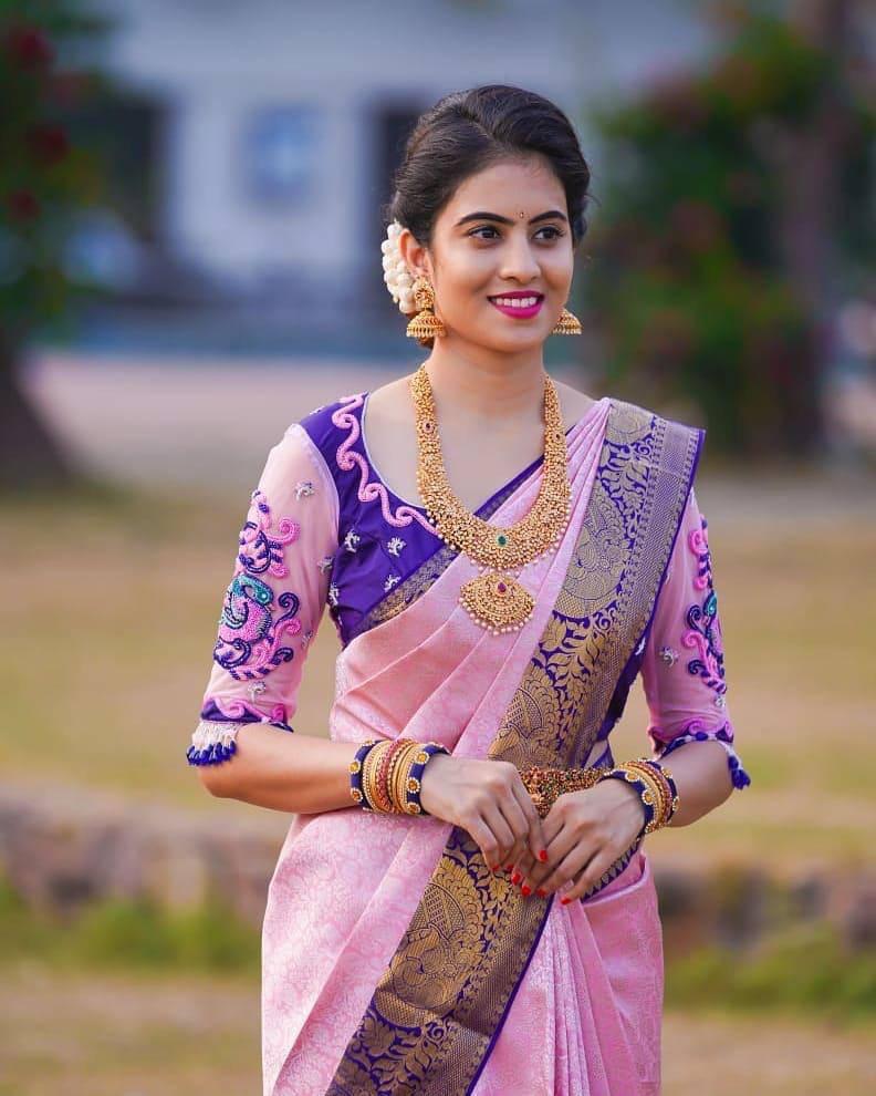 Elegant Pink Banarasi Silk Saree With Admirable Blouse Piece
