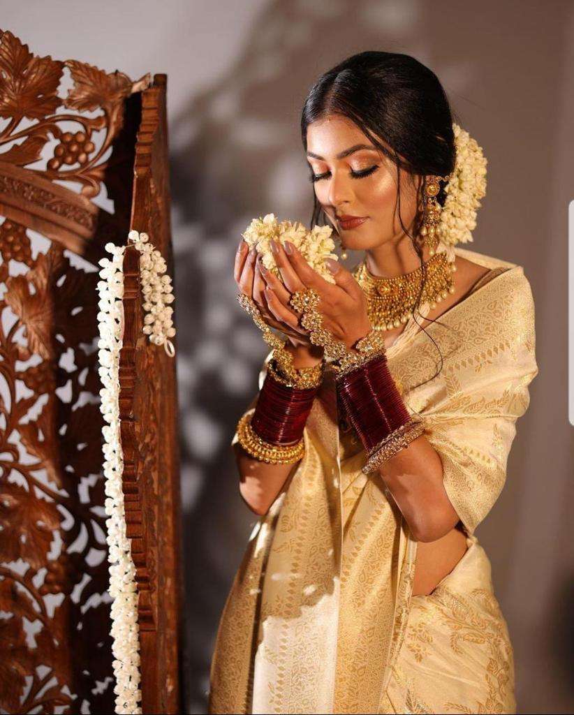 Fashionable Beige Banarasi Silk Saree With Splendid Blouse Piece