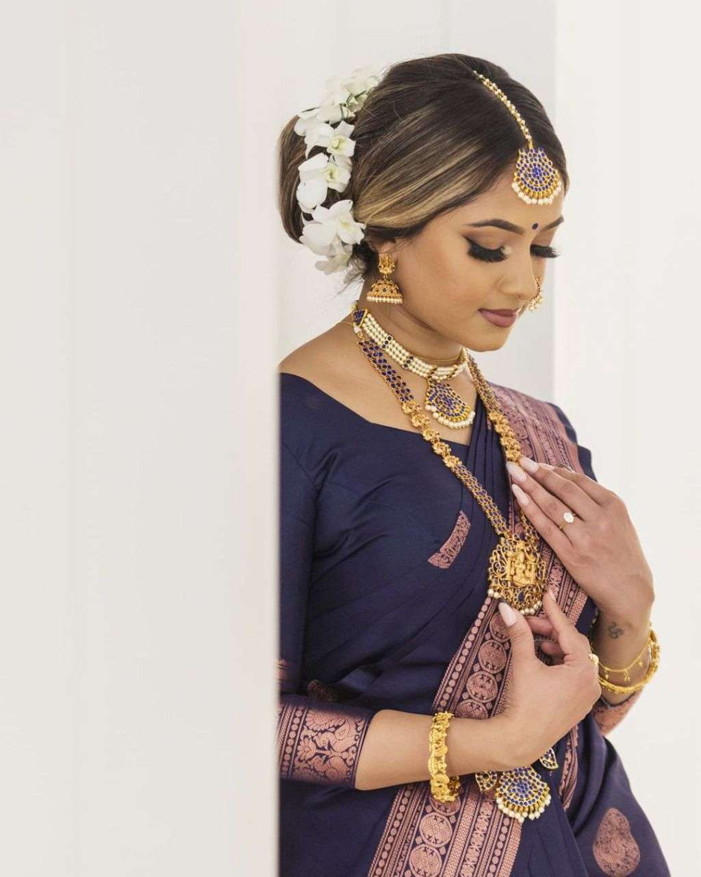 Dazzling Blue Soft Silk Saree With Profuse Blouse Piece