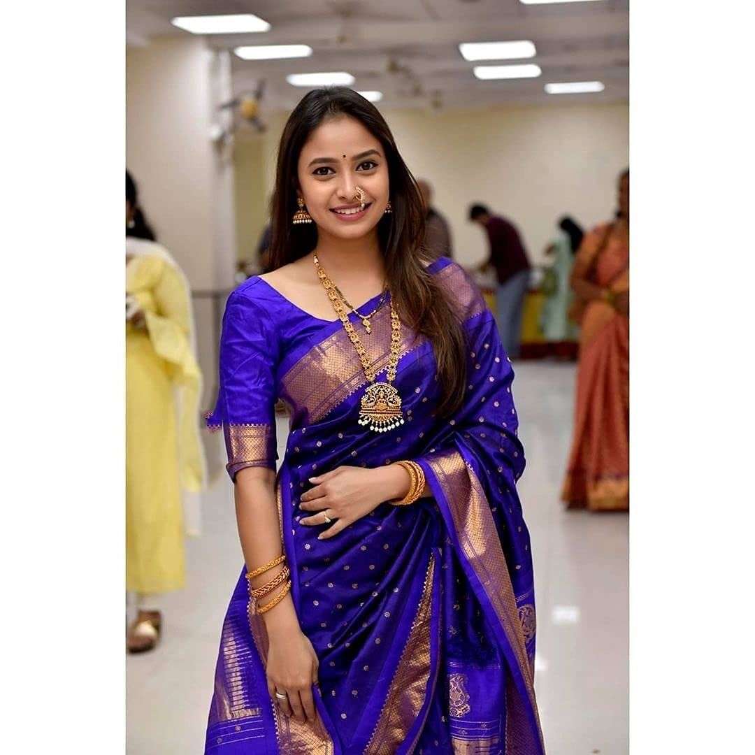 Snazzy Blue Soft Silk Saree With Classy Blouse Piece