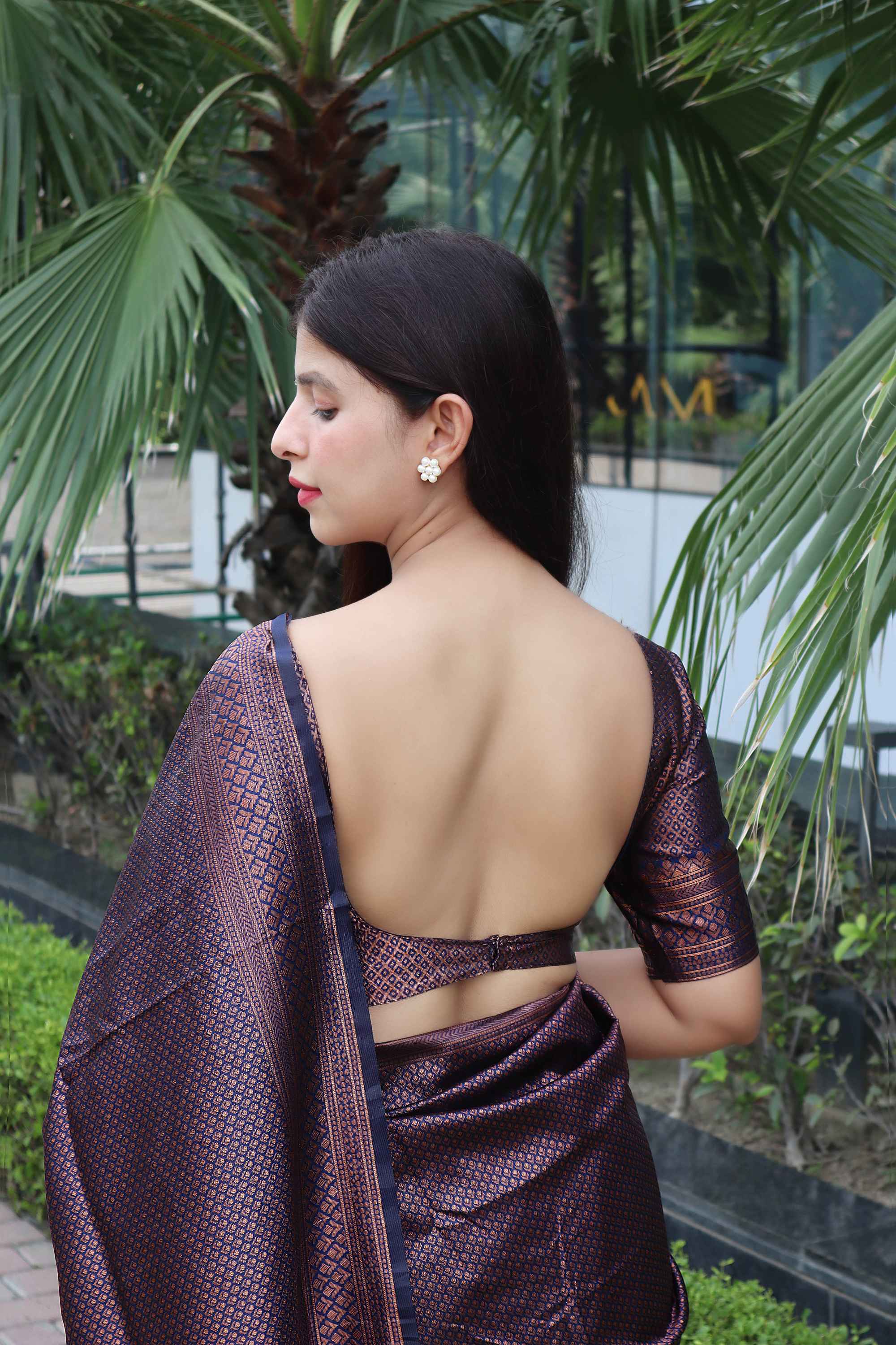 Dazzling Blue Soft Silk Saree With Miraculous Blouse Piece